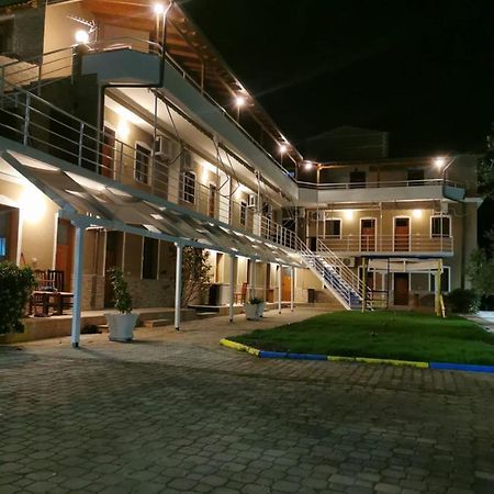Dolce Italia Hotel Radhimë Extérieur photo