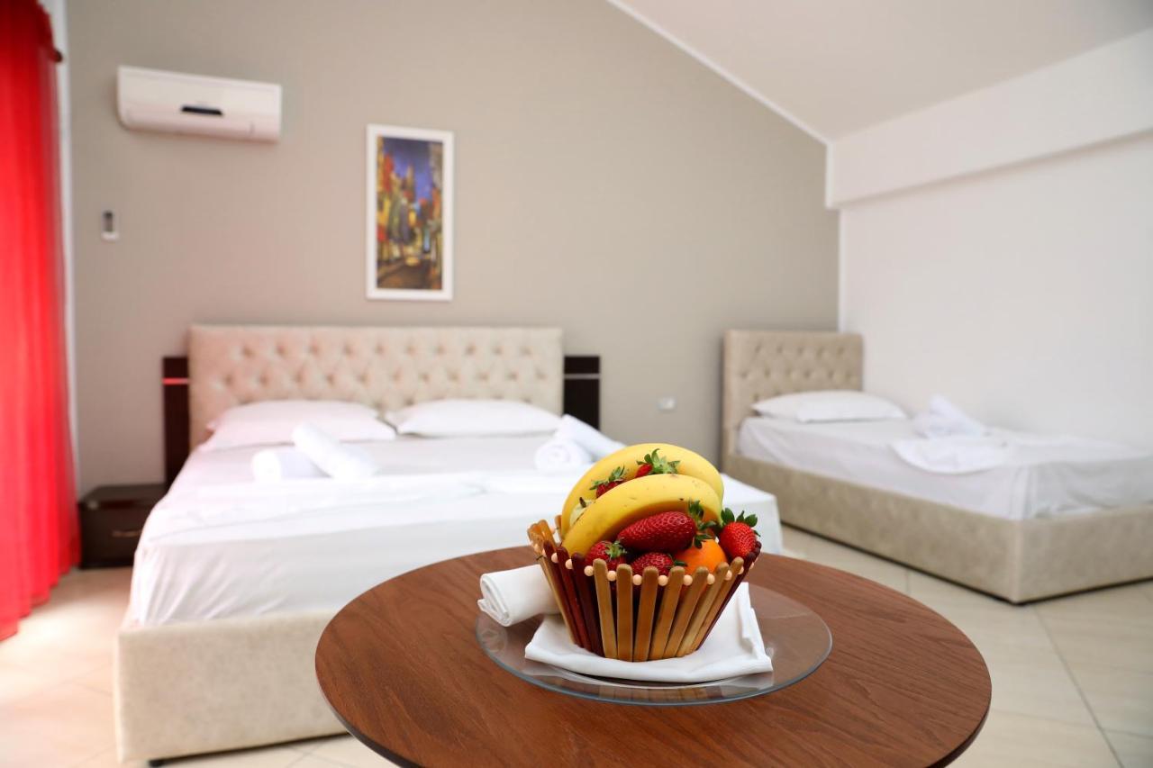 Dolce Italia Hotel Radhimë Extérieur photo